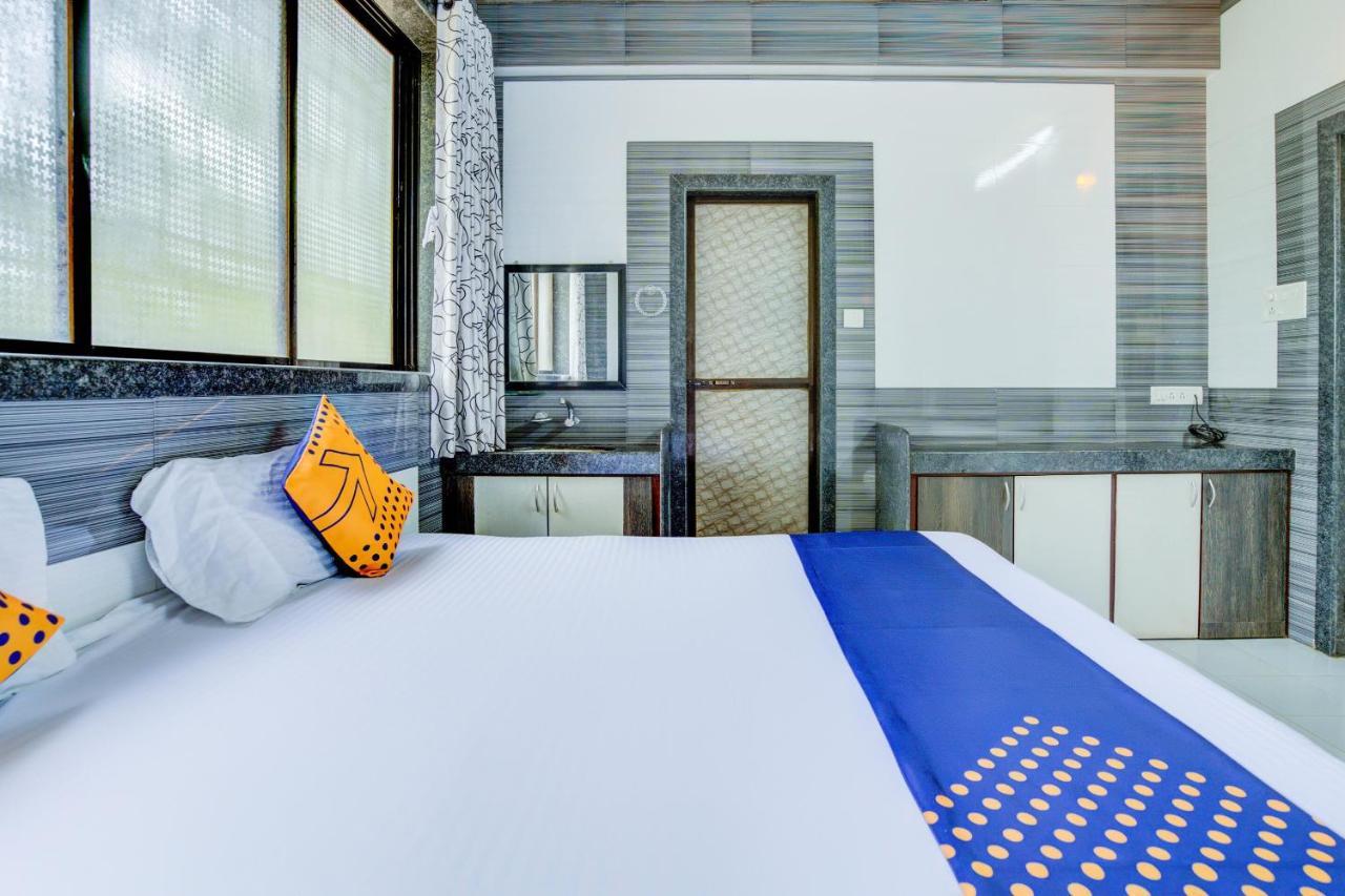 Spot On 63917 Hotel Dolphin Garden Kolad Extérieur photo